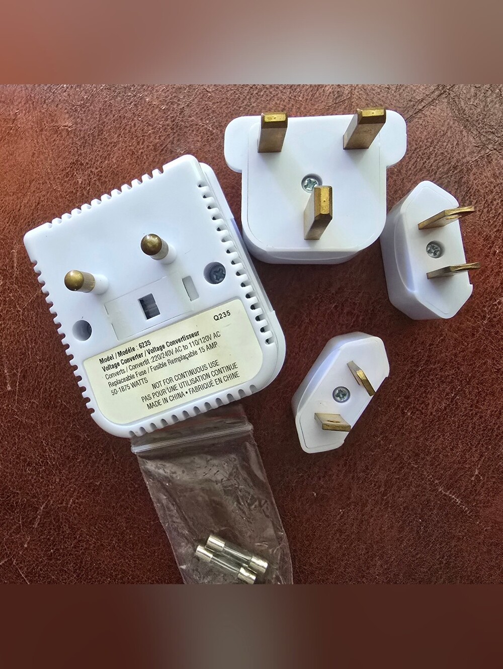 Universal White Travel Power Adapter Kit